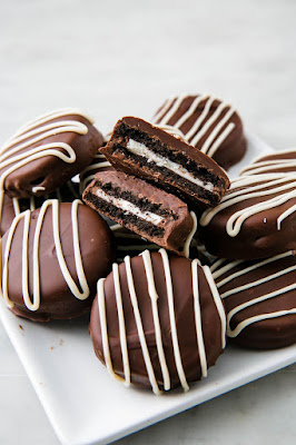 K'Mich Weddings - wedding planning - dessert ideas - chocolate oreos - delish.com