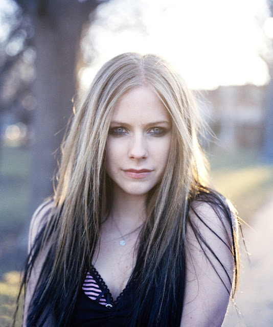 avril lavigne maxim 2004. HQ Photos : Avril Lavigne