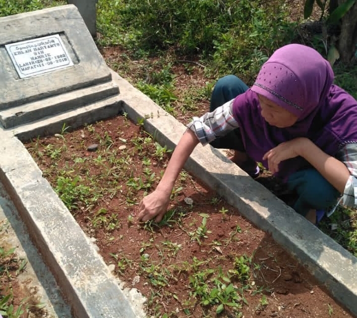 Inilah 5 Cara Menyampaikan Kasih Sayang Pada Orang yang Telah Tiada