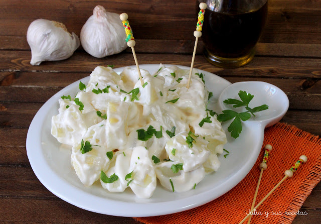 Patatas con all i oli. Julia y sus recetas