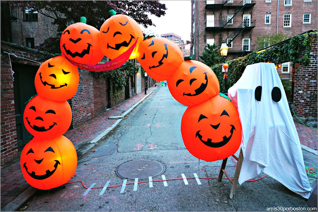 Decoraciones por Halloween en Beacon Hill, Boston