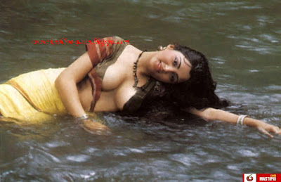 [hot_tamil_actress_kushboo_002.jpg]