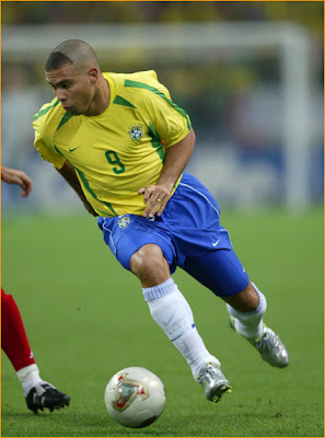 Ronaldo Brazil 2002 on Ronaldo Brazil Nice Pictures   Best Barcelona Fc Wallpaper 2012