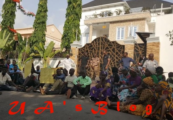 PHOTOS: IDPs troop to Melaye’s residence