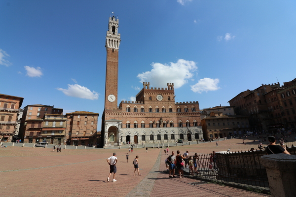 セミリタイアブロガー 世界を歩く イタリア旅行 76 シエナ観光 市立美術館とサンタ マリア スカラ救済院