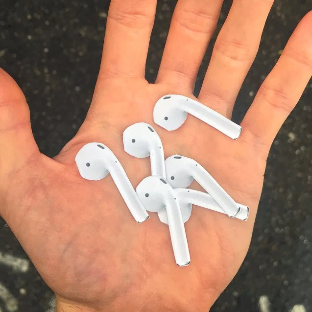 Life-Size AirPod Sticker Prank | Pablo Rochat klebt überall in San Francisco AirPods Sticker hin 