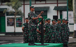 Saya Kesini Bukan Memeriksa Tapi Menyiapkan Kalian Tugas Operasi