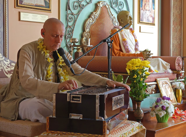 Sankarshan Das Adhikari in Temple to Go Even Deeper into Kirtan