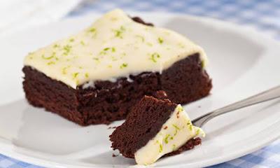 Brownie light com creme de limão 