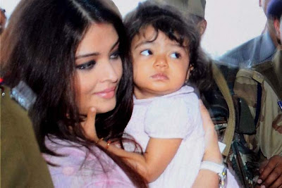 Aaradhya Bachchan on the sets of 'Satyagrah' Movie