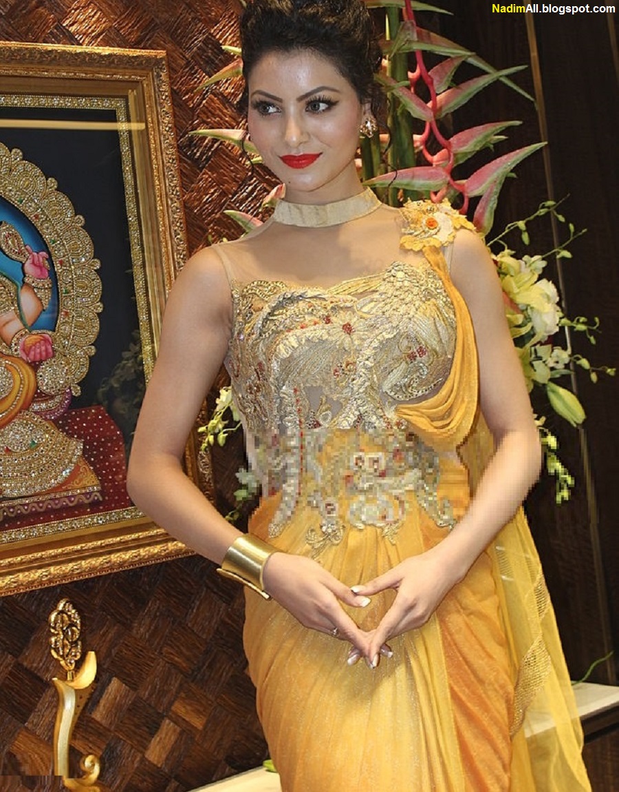 urvashi-rautela-hot-2013