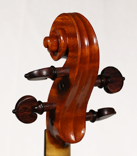 Copy of a Stradivarius Violin Head by Nicolas Bonet Luthier - Tete d'un violon en copie de Antonio Stradivari