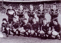 F. C. BARCELONA - Barcelona, España - Temporada 1990-91 - Zubizarreta, Nando, Serna, Soler, Alexanco; Bakero, Amor, Eusebio, Beguiristain, Goicoechea y Stoichkov - SEVILLA C. F. 0 F. C. BARCELONA 1 (Alexanco) - 24/11/1990 - Liga de 1ª División, jornada 12 - Sevilla, estadio Ramón Sánchez Pizjuán - El Barcelona fue Campeón de Liga con Johann Cruyff de entrenador, sustituido de forma interina por Carlos Rexach durante 6 jornadas