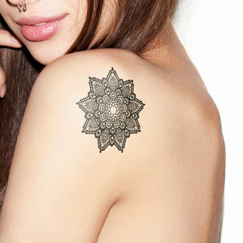 foto tatuajes mandalas para mujeres