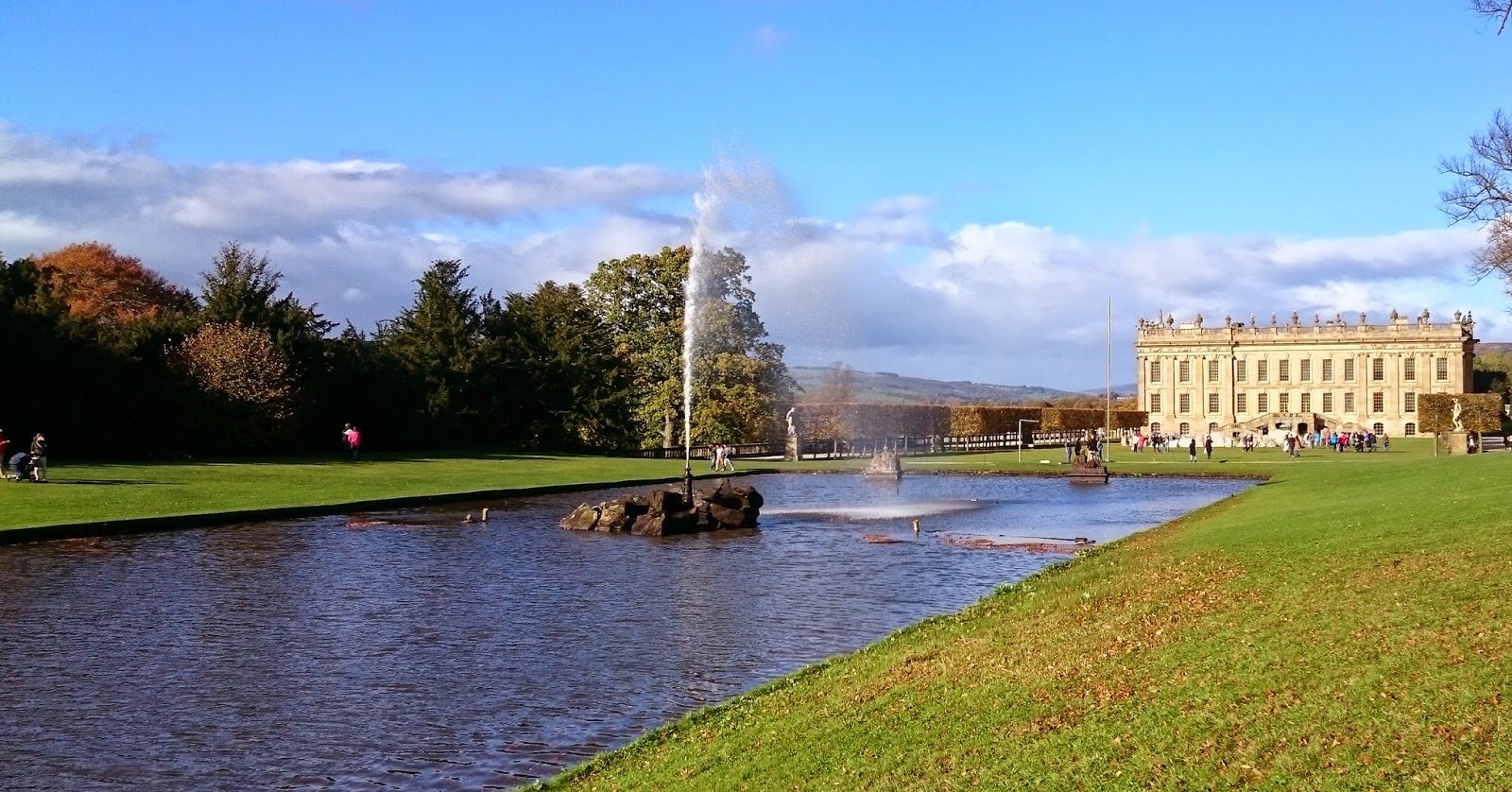 The Emperor Fountain with Chatsworth House in the background