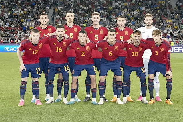 📸SELECCIÓN DE ESPAÑA SUB 21 📆5 julio 2023 ⬆️Aitor Paredes, Oihan Sancet, Jon Pacheco, Abel Ruiz, Arnau Tenas. ⬇️Sergio Gómez, Álex Baena, Víctor Gómez, Antonio Blanco, Rodri Sánchez, Juan Miranda. SELECCIÓN DE ESPAÑA SUB 21 5 🆚 SELECCIÓN DE UCRANIA SUB 21 1 Miércoles 05/07/2023, 21:00 horas. Campeonato de Europa de Selecciones Sub 21, semifinal. Bucarest, Rumanía, Steaua Stadium: 9.230 espectadores. GOLES: ⚽0-1: 13’, Bondarenko. ⚽1-1: 17’, Abel Ruiz. ⚽2-1: 24’, Oihan Sancet. ⚽3-1: 54’, Antonio Blanco. ⚽4-1: 68’, Aimar Oroz. ⚽5-1: 78’, Sergio Gómez.