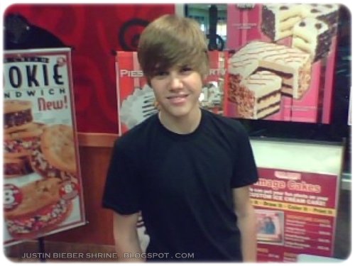 justin bieber on the beach 2011. justin bieber ice cream hawaii