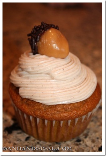 pumpkin acorn cupcake