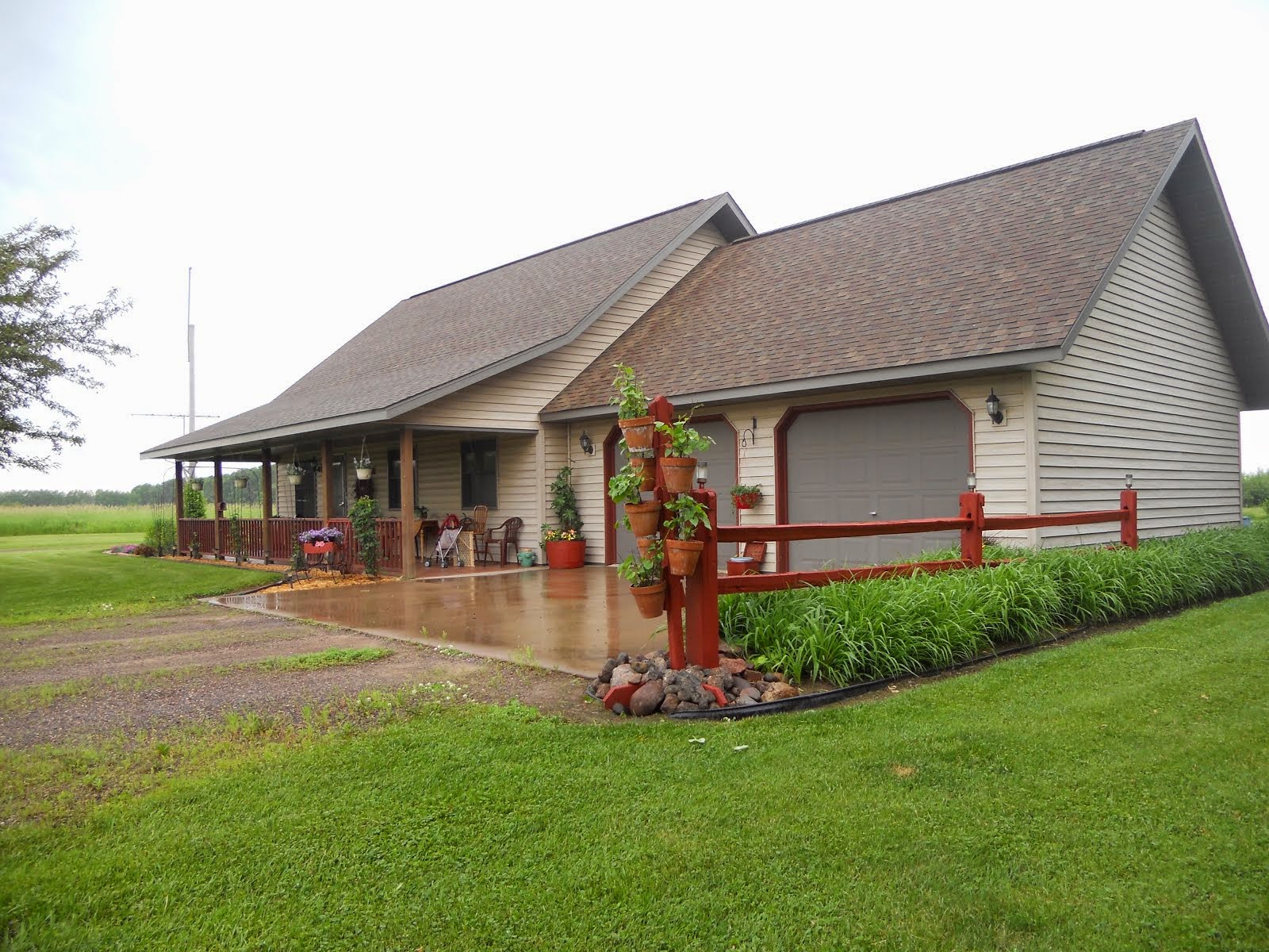 BETTY'S COUNTRY HOME