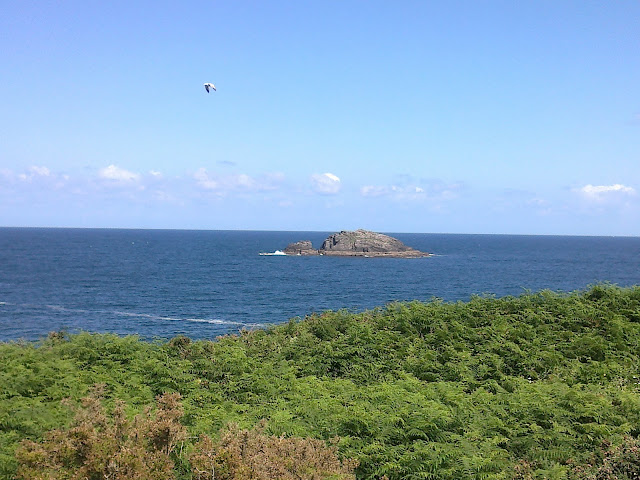 Isla de A Marola en la costa de Oleiros