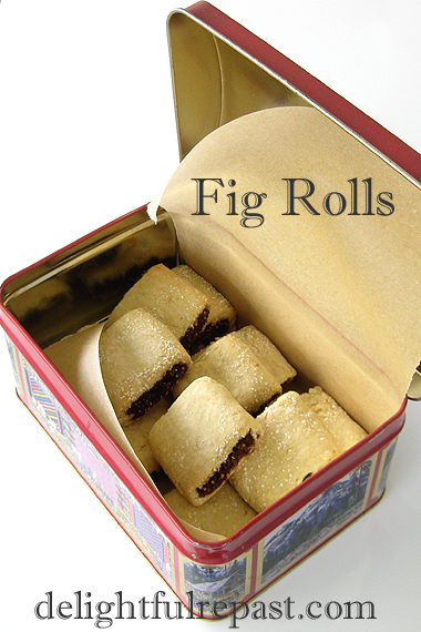 Oven-Dried Figs - How to Dry Fruit in Your Conventional Oven (this photo, Fig Rolls - Fig Newtons) / www.delightfulrepast.com