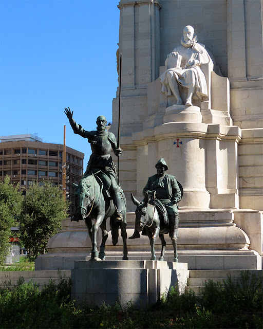 Monumento a Miguel de Cervantes, Monument to Miguel de Cervantes, Plaza de España, Madrid