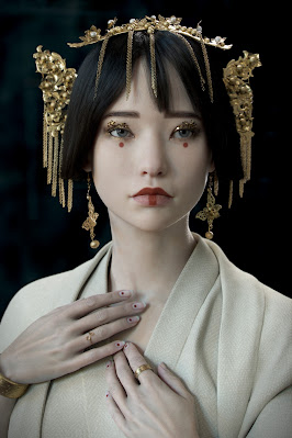 Shizuka Kaze-no-tani (Porcelain by Roger Magrini)