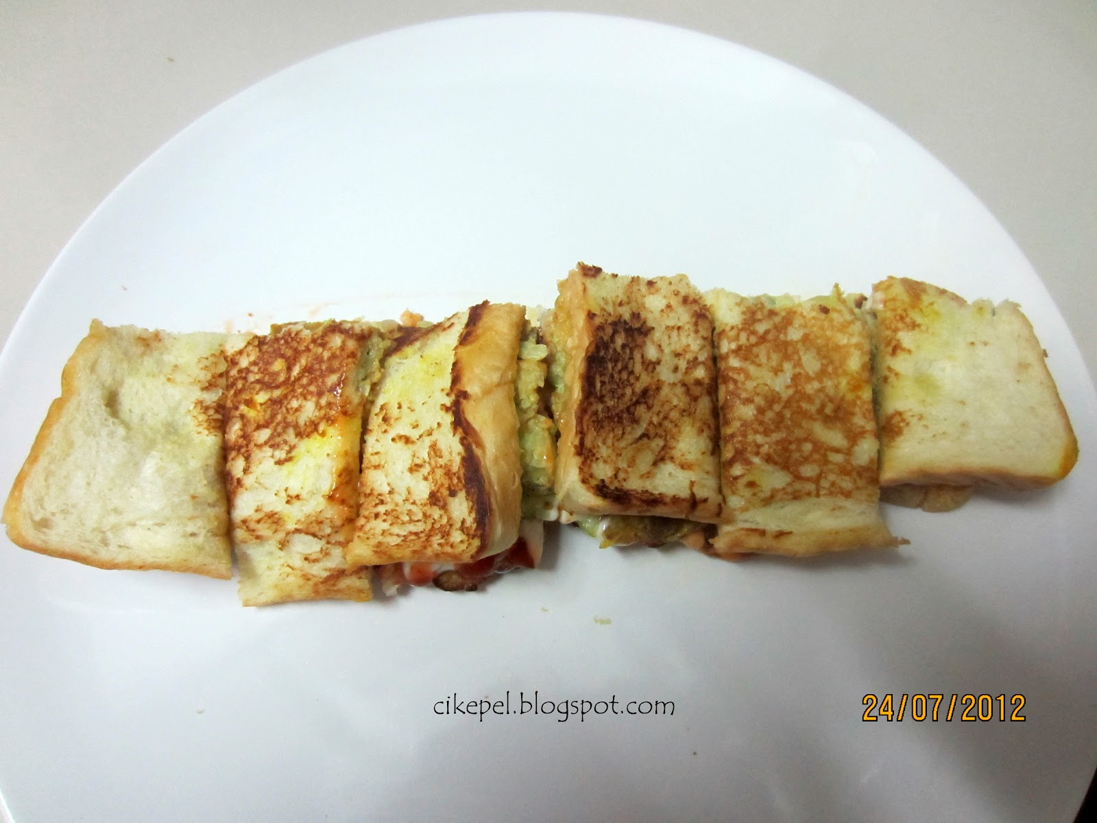 Keluarga & Resepi: ^_^: Roti John