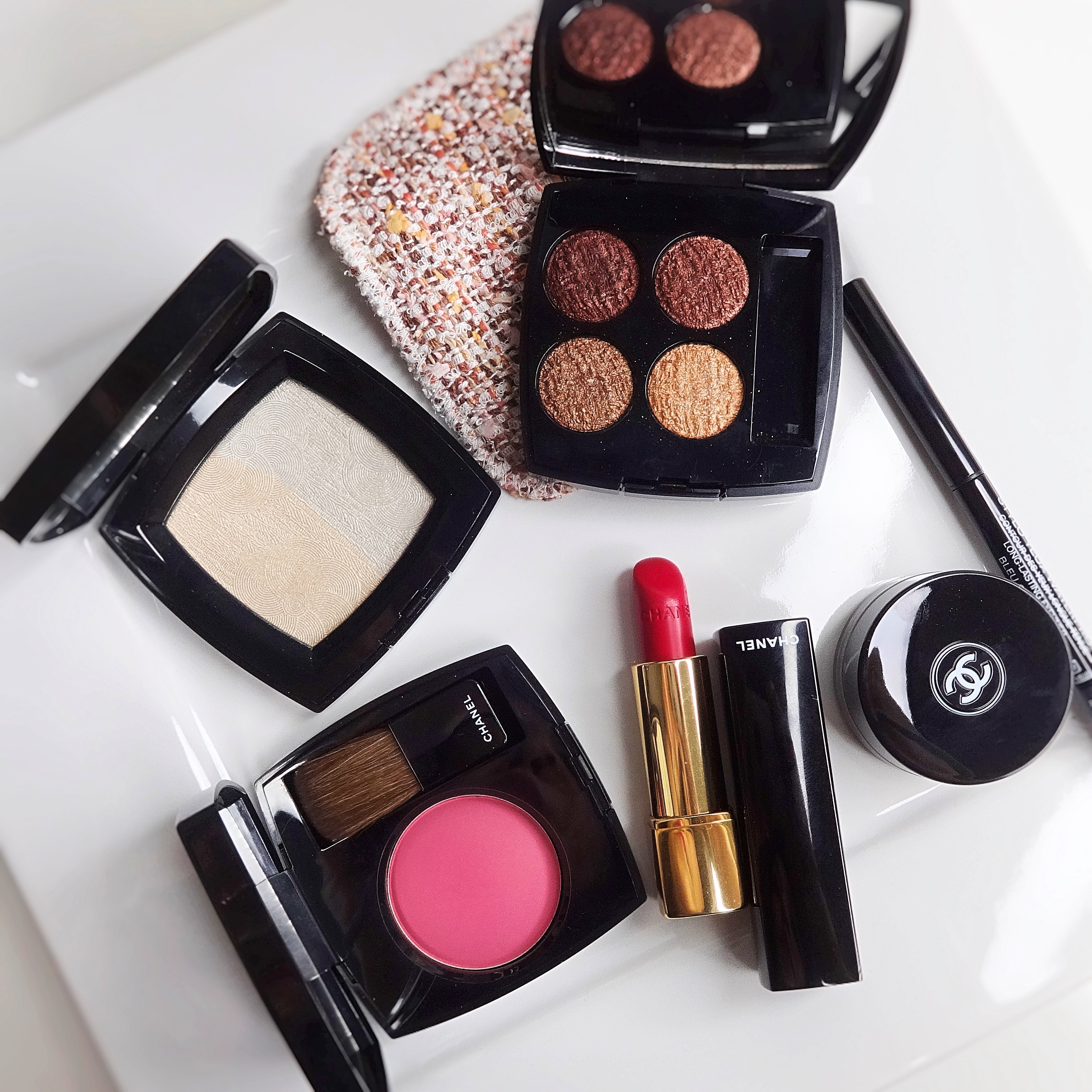 Chanel Holiday 2019 Makeup Collection – Ang Savvy