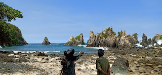 Pantai Gigi hiu Kelumbayan Lampung