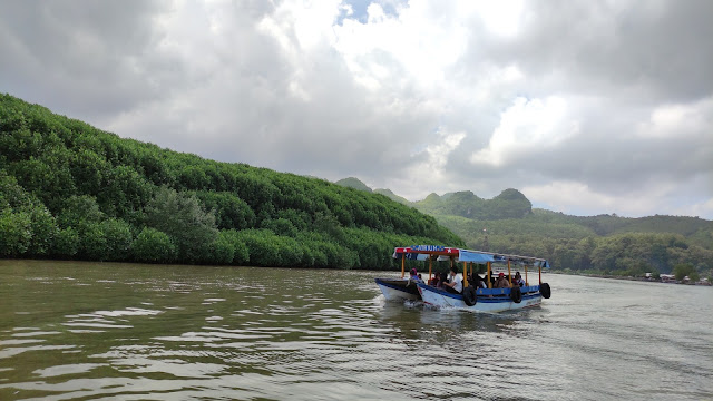 Pantai Logending