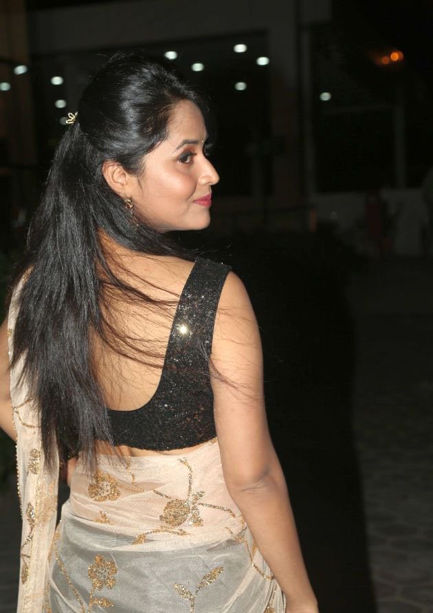 Anchor Anasuya Latest Images In Saree