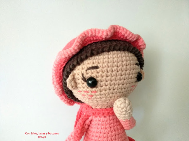 Con hilos, lanas y botones: Isabel amigurumi doll (patrón de Cherry Crochett)