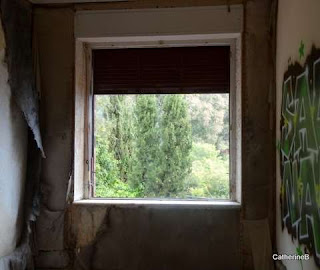 urbex-P.A.C.A.-maison-mutilée-éventrée-corniche-d'or-jpg