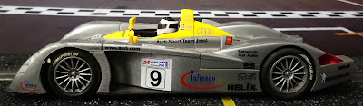 Audi R8 Scalextric de perfil