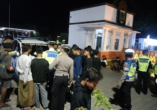 Baru Berjalan 15 Menit Razia, Polisi Amankan 57 Pelanggar Lalu-Lintas, Warga: Knalpot Brong Sangat Mengganggu!