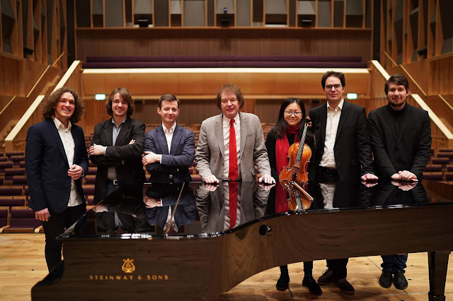 Roman Kosyakov, Daniel Lebhardt, Pascal Pascaleff, Julian Lloyd Webber, Yue Yu, Domonkos Csabay and Andrey Ivanov at Royal Birmingham Conservatoire