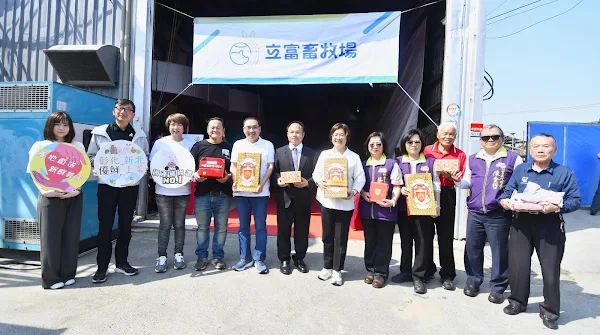 ▲新北、彰化縣市交流，彰化縣長王惠美縣府團隊與新北市長侯友宜市府團隊今日下午參訪立富畜牧場。（記者林明佑翻攝）