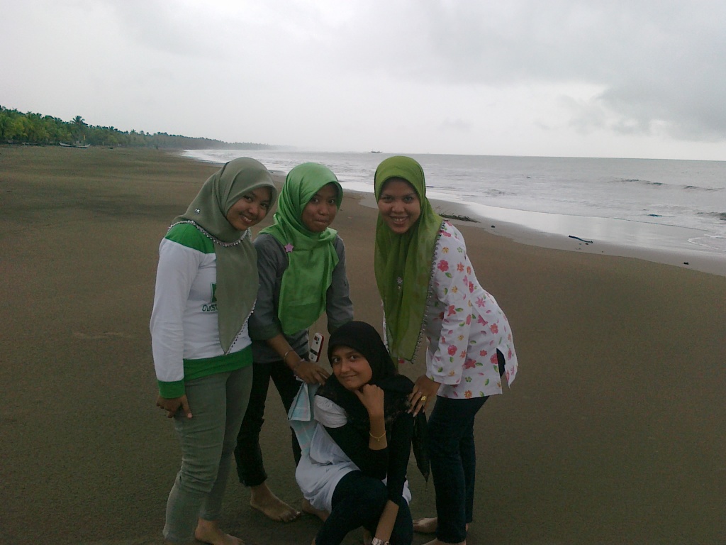 Download this Pantai Pasir Jambak Padang picture