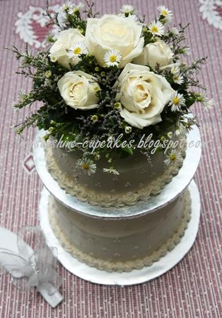 2 tier white wedding cake for cik Zabedah selamat pengantin baru semoga 