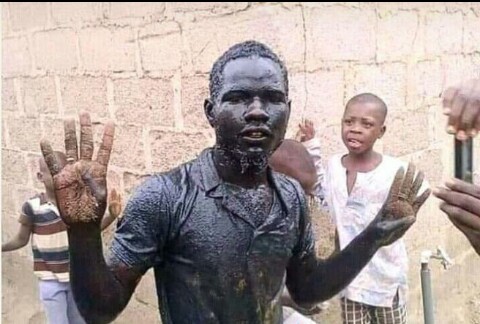 Bala Haruna Dies Afer swimming and drinking from gutter water to celebrate Buhari's re-election. 