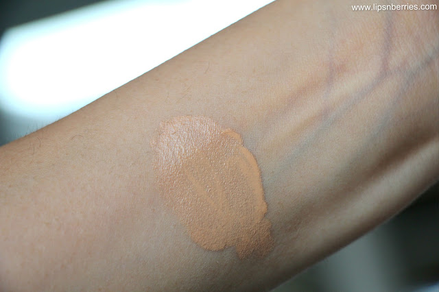 MAC waterweight spf30 foundation swatch