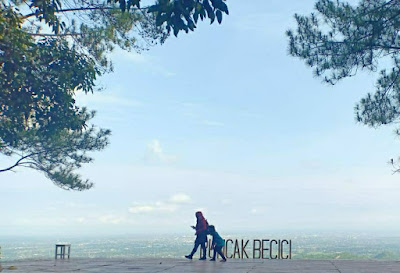 View dari puncak becici