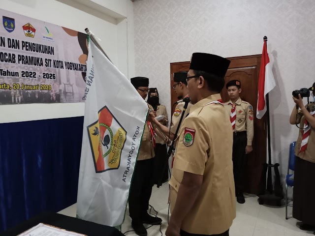 Ketua Kwartir Cabang Kota Yogyakarta Melantik Majelis Pembimbing dan Pimpinan Tingkat Cabang SAKO Pramuka SIT Kota Yogyakarta