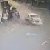 Vídeo: motorista atropela pessoas em ponto de ônibus, destrói barraca de lanches e foge do local