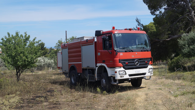 Φωτιά σε οικόπεδο στην Παλλήνη στη  περιοχή Βακαλόπουλου.....