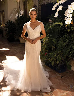 https://www.glowgirlboutique.com/pages/bridal-gowns