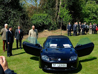 HRH inspects the LE500