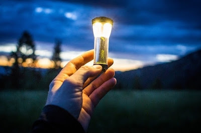 Goal Zero Lighthouse Micro Flash Lantern, Awesome Everyday Carry Kit With Dual-Purpose Lighting Tool ... A Tiny Flashlight And A Mini-Lantern