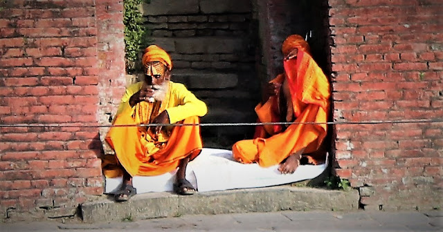 Le Népal en solitaire. Pashupatinath. Sadhus.